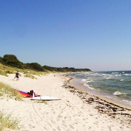 6 Person Holiday Home In AÅkirkeby 객실 사진