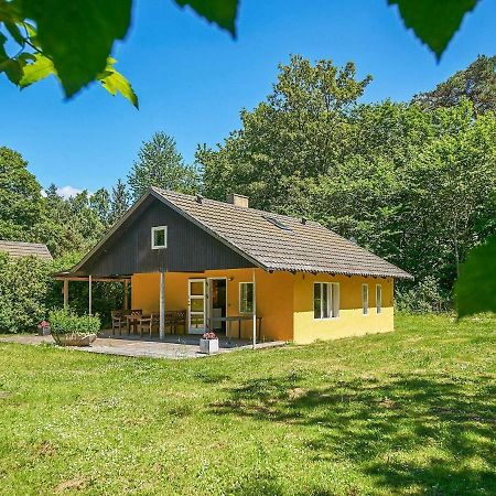 6 Person Holiday Home In AÅkirkeby 외부 사진