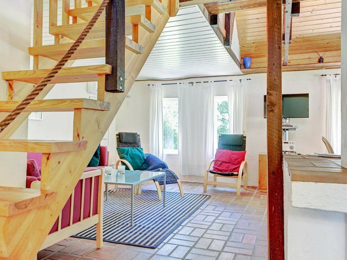 6 Person Holiday Home In AÅkirkeby 객실 사진
